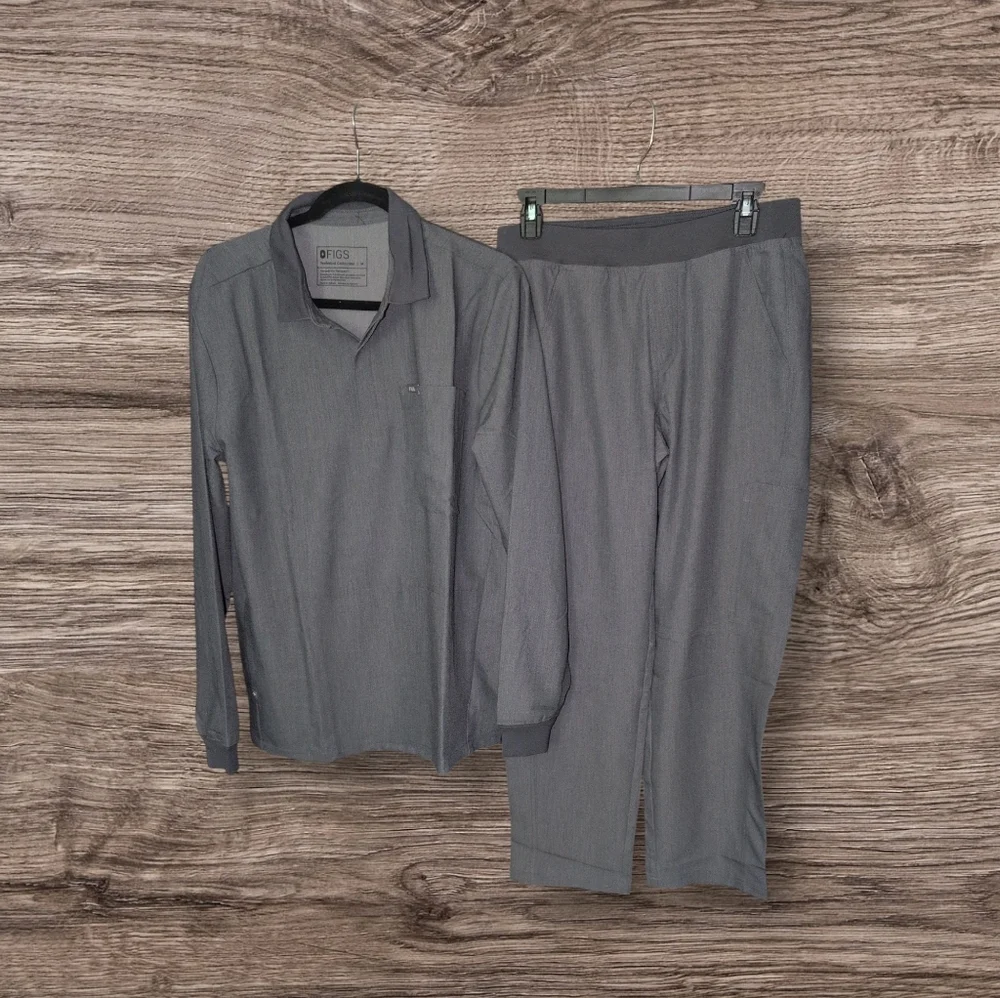 New Figs Men's Scrub Set